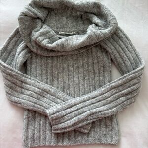 Abercrombie & Fitch Heather Gray Turtleneck Sweater